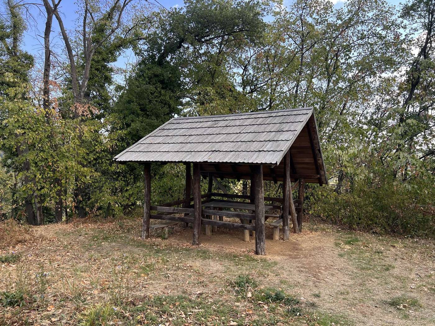 Wooden shelter with a table near Vrdnik Tower